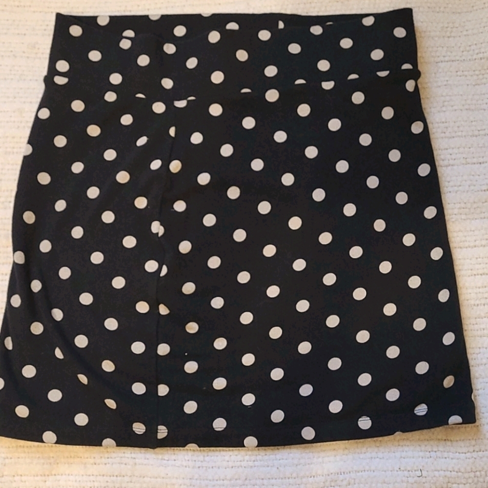B14: Forever 21- women's polka dot skirt size L - Picture 1 of 3